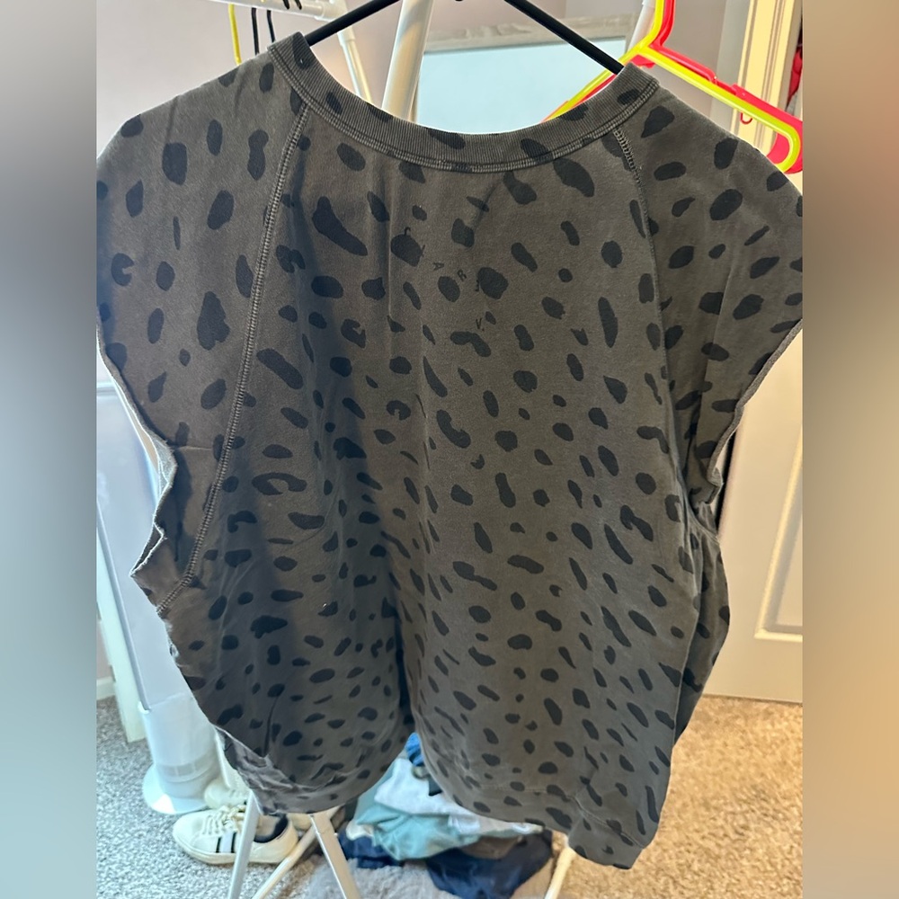 CLARE V Jaguar Print Sleeveless Sweatshirt - Picture 7 of 8